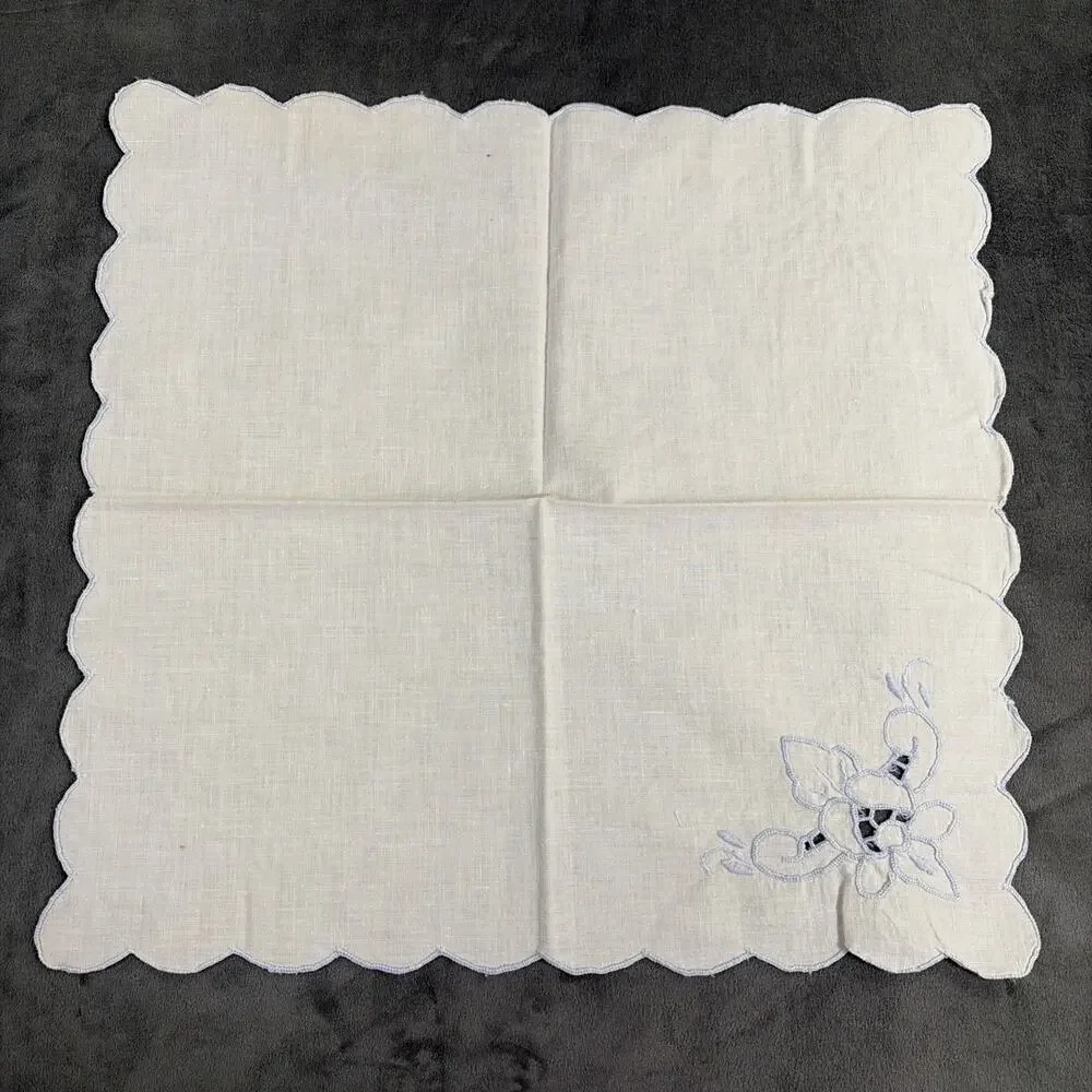 Vintage Cloth Napkins White/Blue Floral Corner Embroidery Scalloped Edge (8)